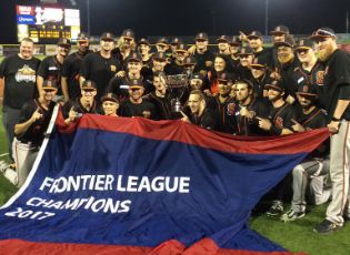 Boomers Homer to Third Frontier League Title