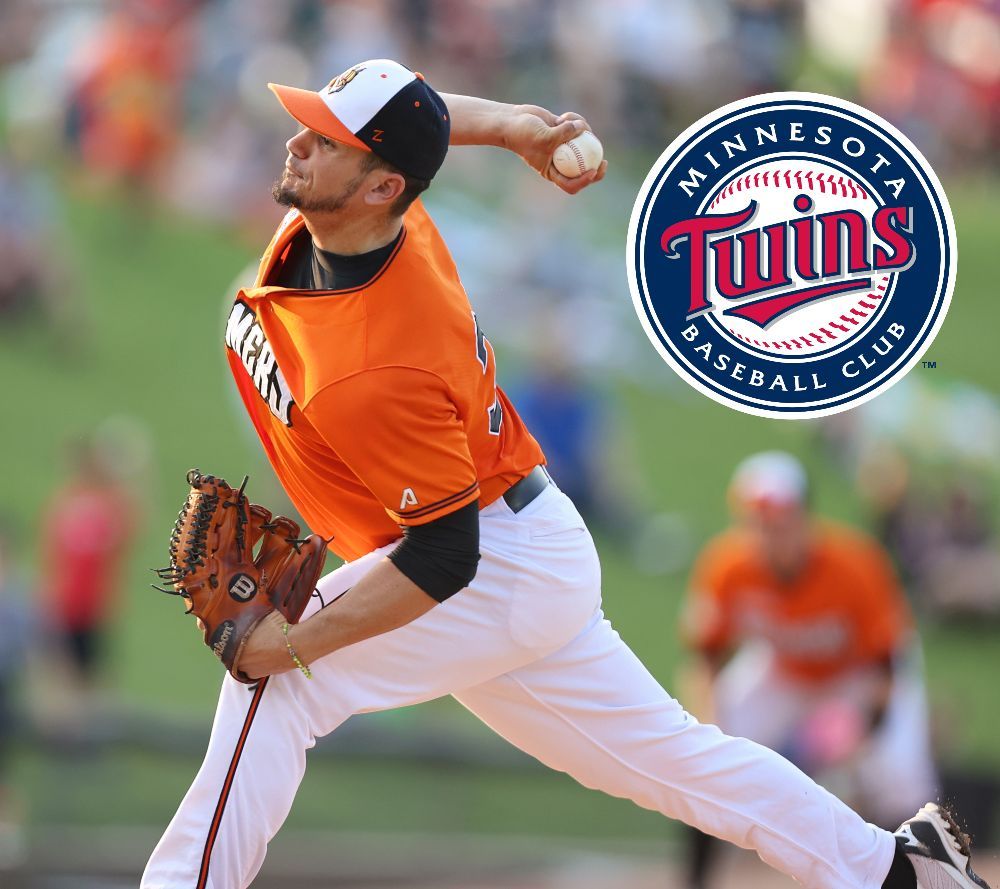 ORLANDO RODRIGUEZ SIGNS WITH SCHAUMBURG BOOMERS - St. Thomas