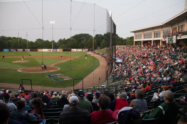 Boomers Escape Grizzlies in Extras