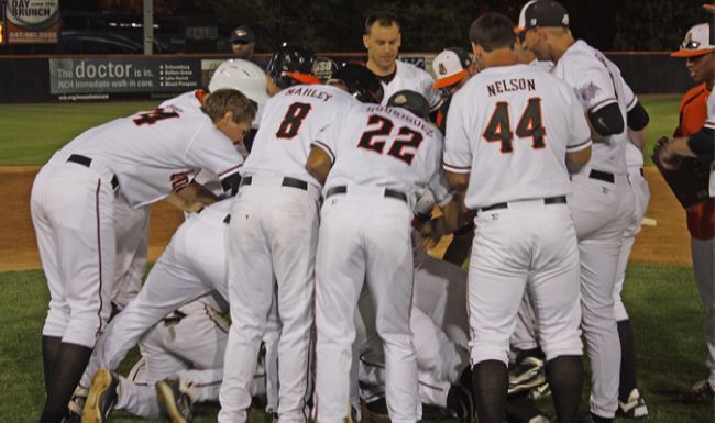 Valadez, Boomers Walk Off with Series Sweep