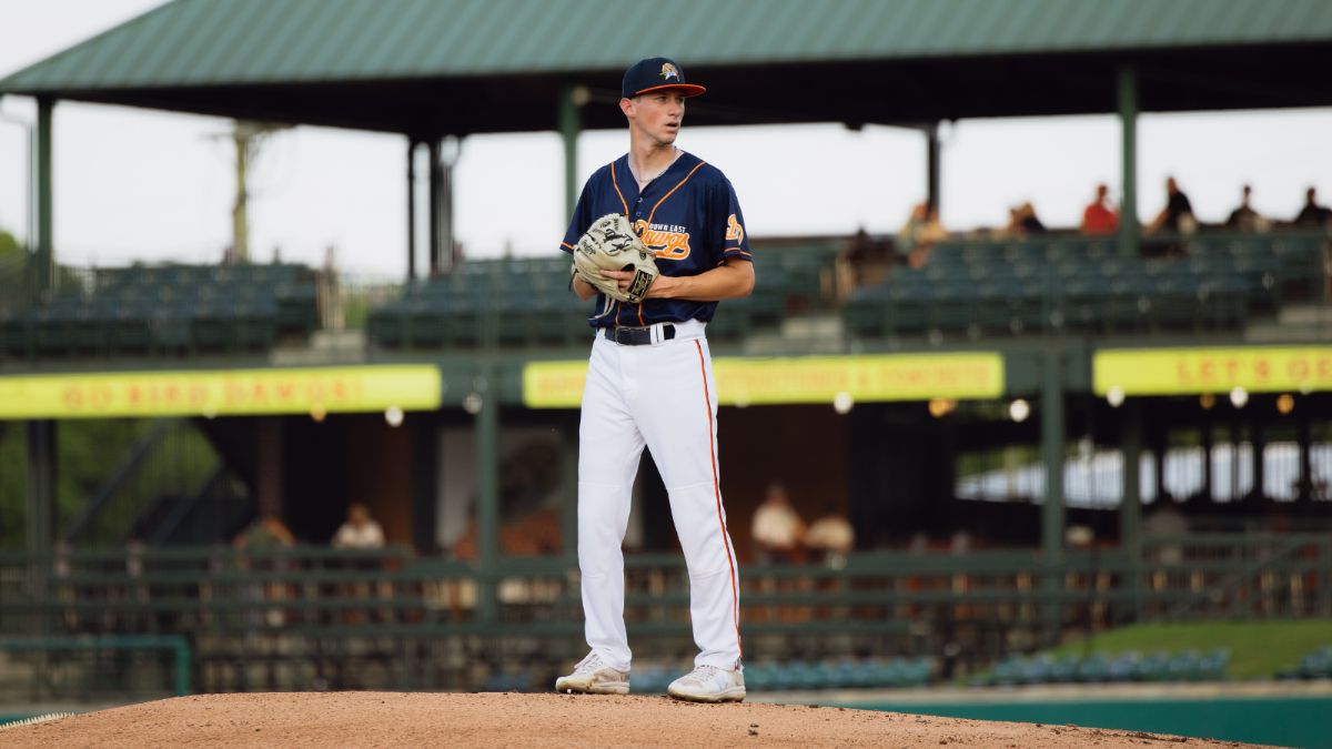 Bird Dawgs Pound Out 18 Hits in 13-5 Rout of Miners