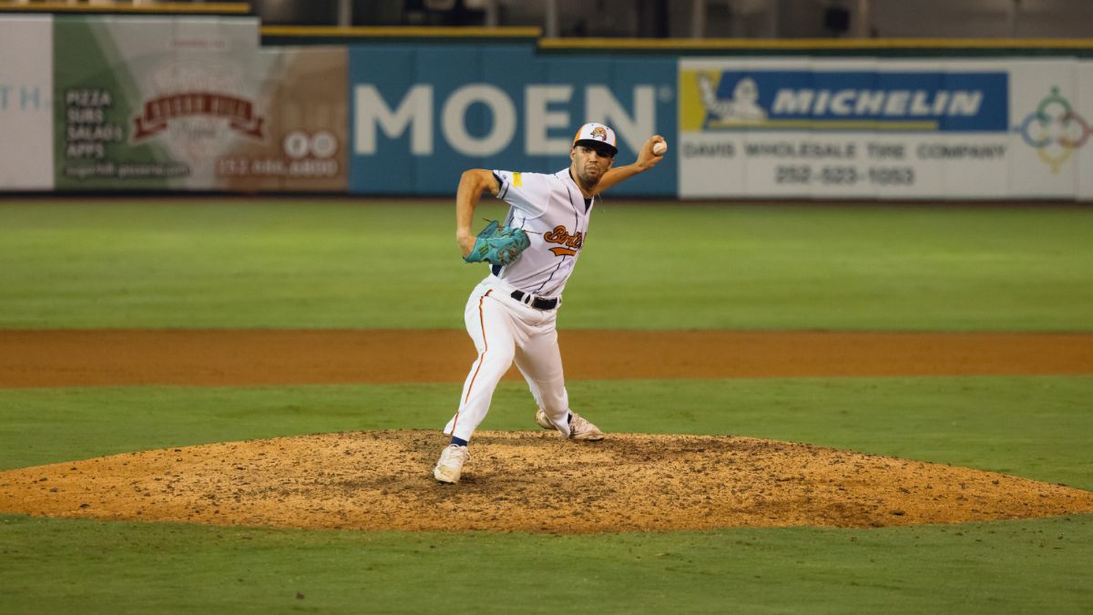 Bird Dawgs Erupt for Nine Runs in Sixth, Cruise Past Boulders 10-6 in Series Opener