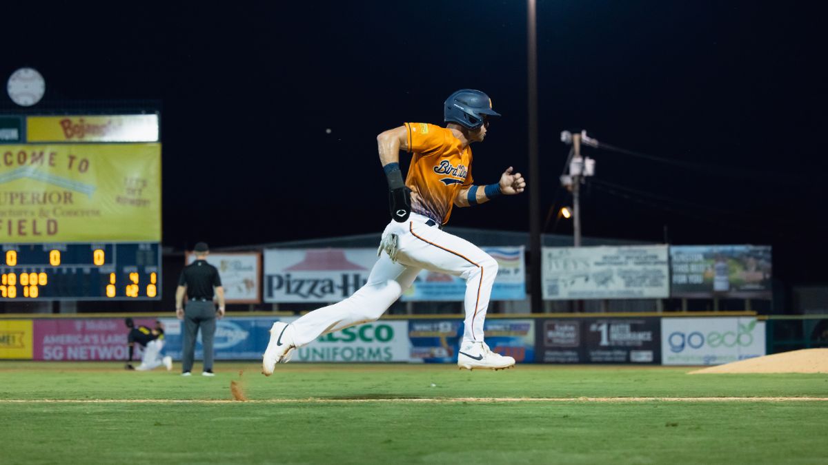 Bird Dawgs Explode for Five in Ninth to Take 12-7 Win