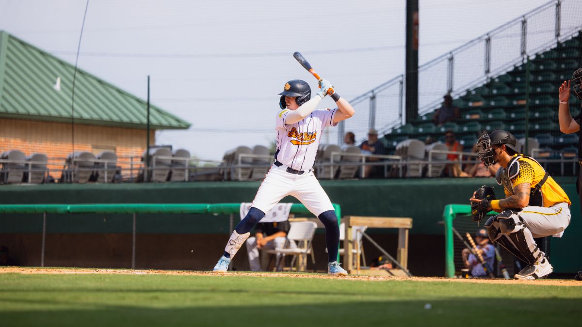 Bird Dawgs Rally From Five Down but Fall 14-12 in Wild Road Trip Finale