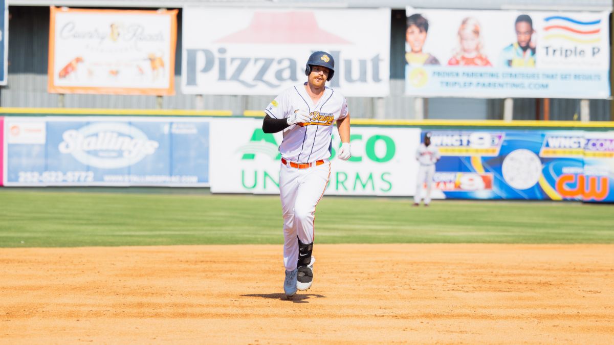 Bird Dawgs Split Saturday Twin Bill, Miller-Green Homers Twice in Suspended Game Win