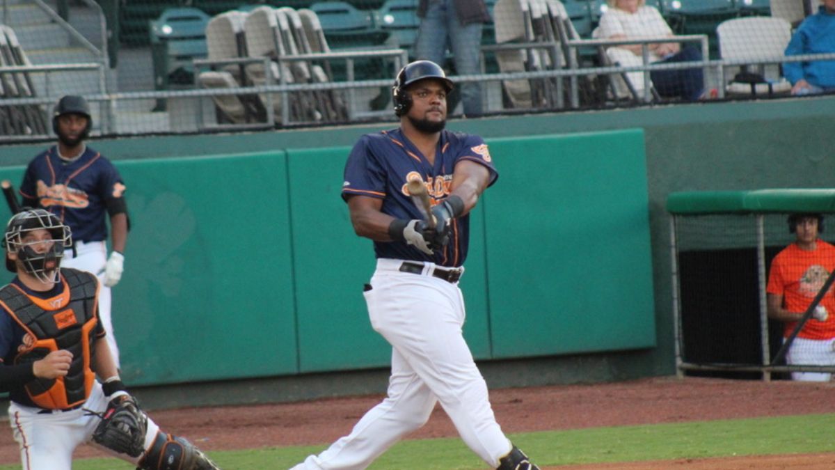 Tapia Homers Twice, Bird Dawgs Stun Jackals 4-3