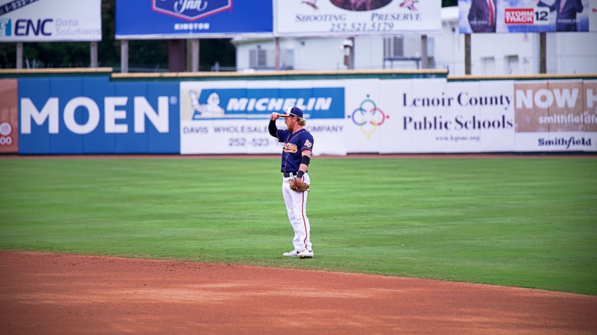 Bird Dawgs Bit Early, Bark Late in Doubleheader Losses to Quebec