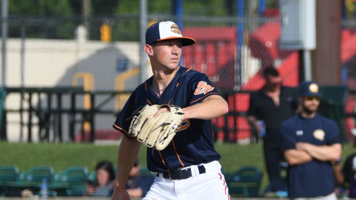 Bird Dawgs Survive Wild 9-8 Shootout to Complete Sweep