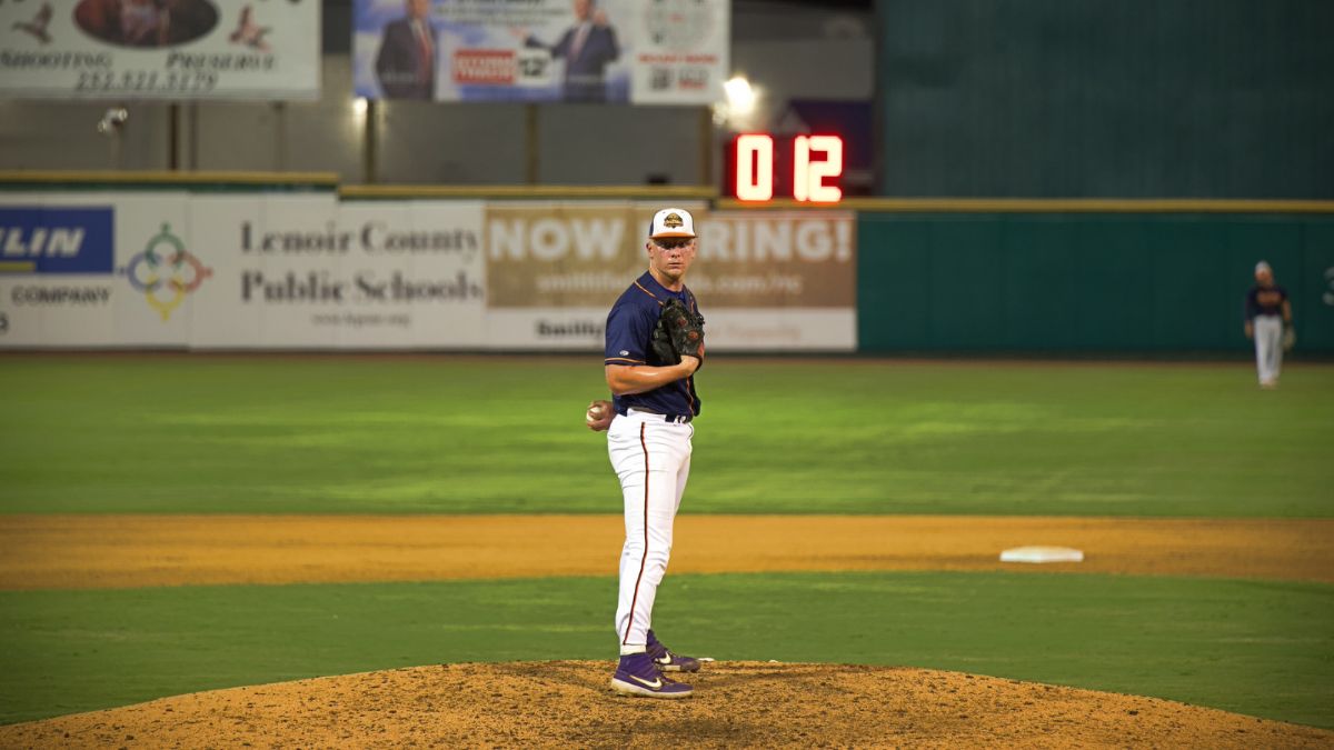 Bird Dawgs Take Opener with Extra-Inning Magic