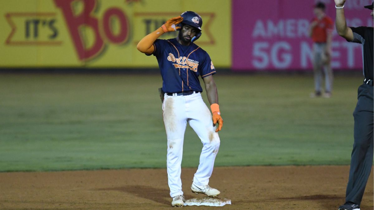 Bird Dawgs Explode for 10 Runs in the Eighth to Win Finale