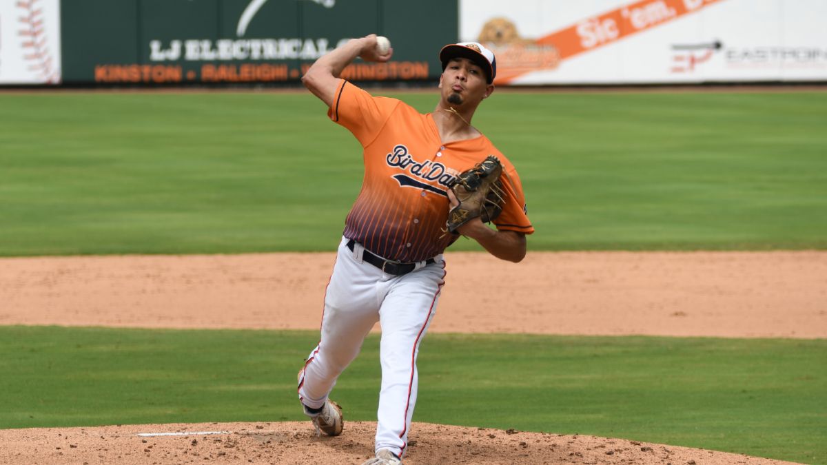 Late Collapse Dooms Bird Dawgs in 5–1 Loss