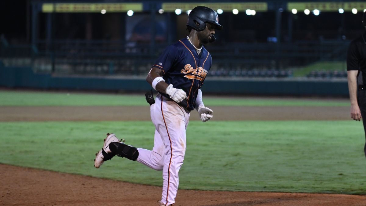 Bird Dawgs Battle to the End in Series Opener