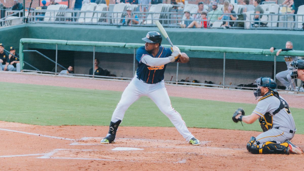 Tapia’s Three-Homer Night Lifts Bird Dawgs to 7-3 Win