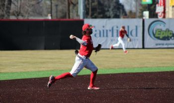 Wildcats 'Walk' Off Wolves In Doubleheader Sweep