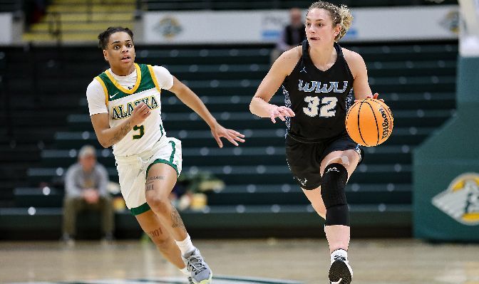 Western Washington swept its Alaksa road trip to retain sole possession of first place in the GNAC standings. | Photo by Skip Hickey/UAA Athletics