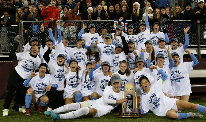 Western Washington won the second national title in program history in front of a crowd of over 1,000 in Seattle at the Division II Fall Festival.