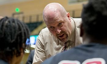 Sparling Stays In GNAC, Takes Over Alaska Men's Basketball
