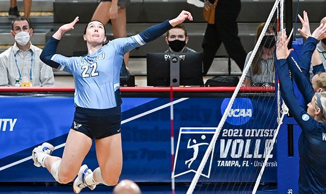 Gabby Gunterman finished 2021 averaging 3.24 kills and 3.83 points per set, helping lead Western Washington to GNAC and West Region championships.