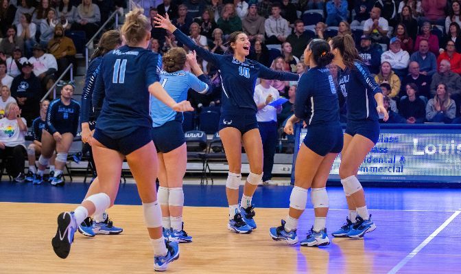 Western Washington's wins over Northwest Nazarene and Central Washington kept it in the title chase and lifted the Vikings to No. 9 in the AVCA Division II Coaches Poll