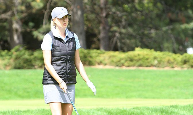Western Washington's Lacy Sheldon shot a 2-over-par 73 and holds a two-stroke over Shantel Antonio of Concordia. Photo by Shawn Toner.