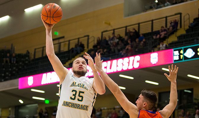 Alaska Anchorage's Oggie Pantovic had 40 points and 20 rebounds last week. He scored the winning lay-up with 2.7 seconds left to beat Montana State Billings on Thursday.