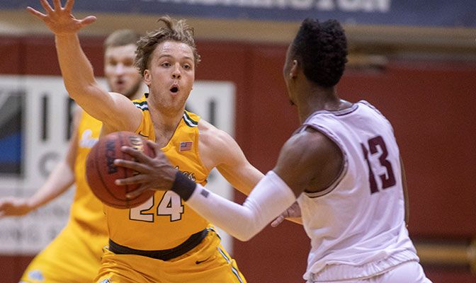 Jack Macdonald helped lead Alaska Anchorage to the final of the 2020 GNAC Men's Basketball Championships. Photo by Matthew Breshears.