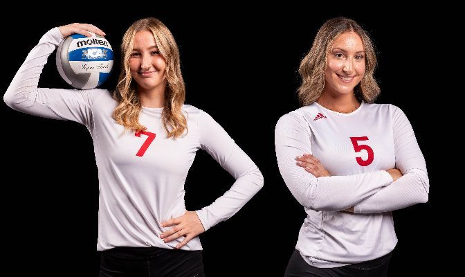 Western Oregon seniors Emily Olson (left) and Bella MacLellan were 2 of 6 GNAC volleyball players to hold a perfect 4.0 GPA.