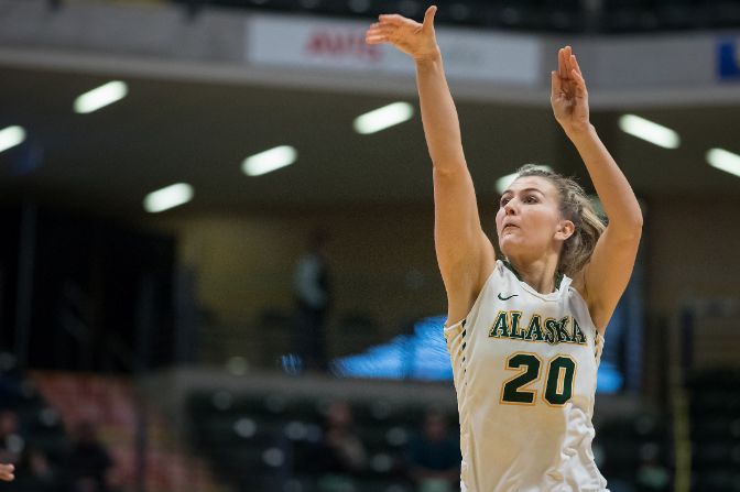 Hannah Wandersee is the reigning GNAC Player of the Week after leading Alaska Anchorage to a road sweep of Western Washington and Simon Fraser last week.