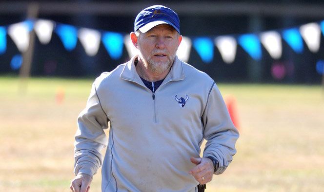 Pee Wee Halsell is in his 33rd year as head coach of Western Washington cross country and track and field.
