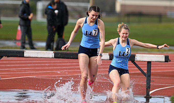 Western Washington's Ashley Reeck (No. 7) earned GNAC Women's Track Athlete of the Week honors for her win in the steeplechase at Saturday's Emilie Mondor Invitational.