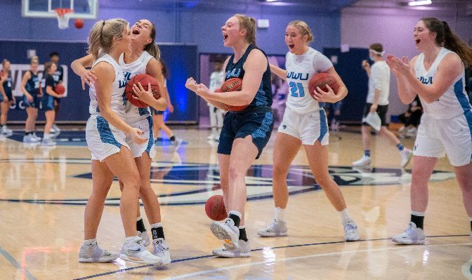 Western Washington women's basketball rose to No. 2 in the D2SIDA West Region rankings after beating previous No. 2 Azusa Pacific and No. 3 Cal State San Marcos at the CSUSM Hoops Classic.