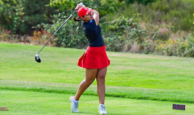 Simon Fraser's Meera Minhas made conference history by shooting a low-round of 5-under-par 67 at the Sourthern Colorado Open to cap off the month of March.