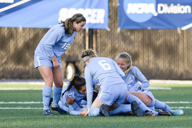 Playing for the fourth time this year, Western Washington was able to rally past Concordia in overtime in Saturdat's second round of the NCAA Championships. (photo by Chris Oertell)