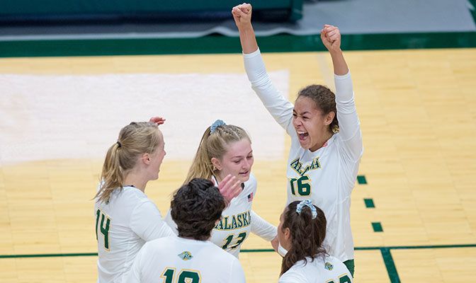 Alaska Anchorage finished with a .233 hitting percentage with eight team blocks to score its four-set win over Western Washington.