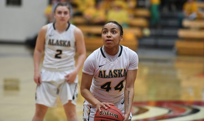 Junior guard Sydni Stallworth was one of two Seawolves with 10 points off the bench.