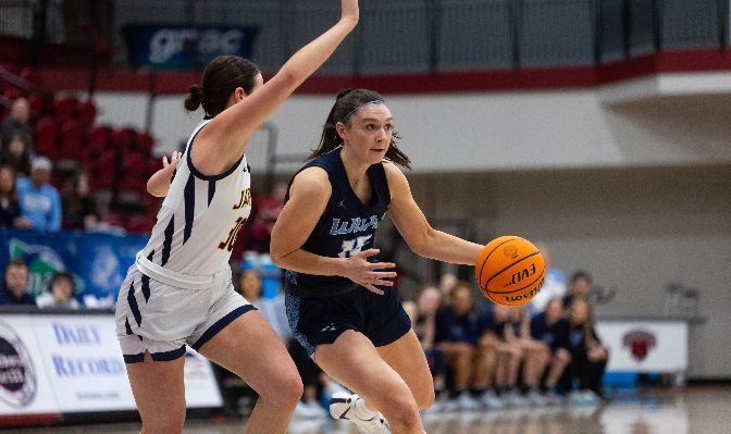 Western Washington took a 66-61 victory over Cal Poly Pomona in the first round of the 2024 NCAA Women's Basketball West Region Championships. | Photo by Jacob Thompson