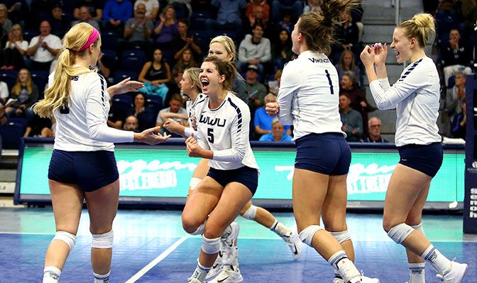 Led by All-American Abby Phelps (5), Western Washington finished with a 27-4 overall record in 2017 and tied the GNAC single-season conference win mark at 19-1.