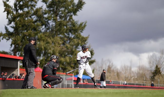 Western Oregon went a perfect 5-0 last week, beating Bushnell in non-conference competition and sweeping CWU to reclaim first place in the GNAC Standings.