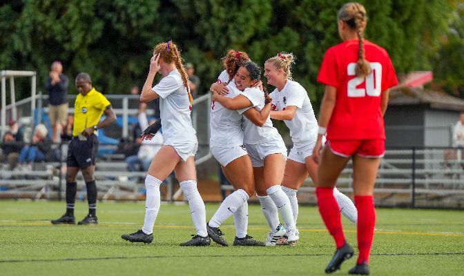 Western Oregon took a pair of 1-0 wins over Simon Fraser and Western Washington to move to 3-1-0 in conference play and earn GNAC Team of the Week honors.