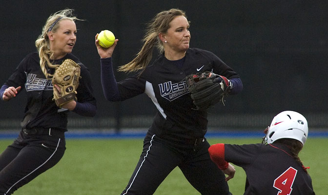 Softball: WOU  Heads To Nampa With 2-Game Lead