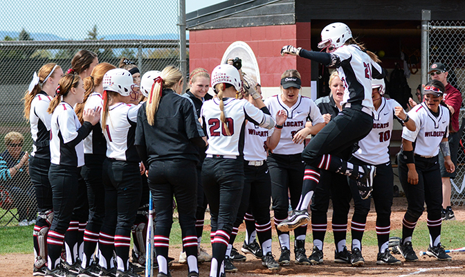 Central Washington won its first GNAC regular season championship since 2011 thanks to a 19-1, five-inning win over Simon Fraser on Saturday.