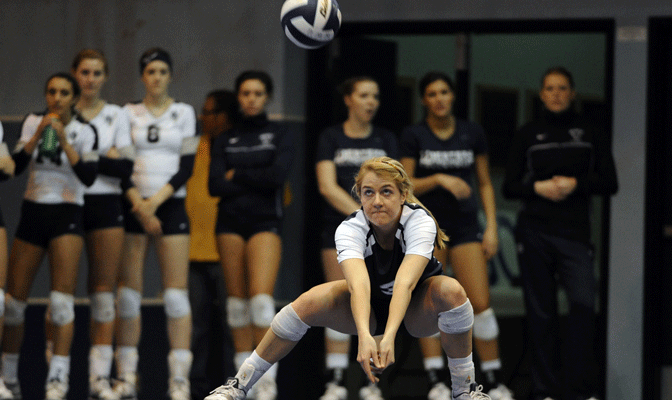 Western Washington Favored To Repeat in GNAC Volleyball