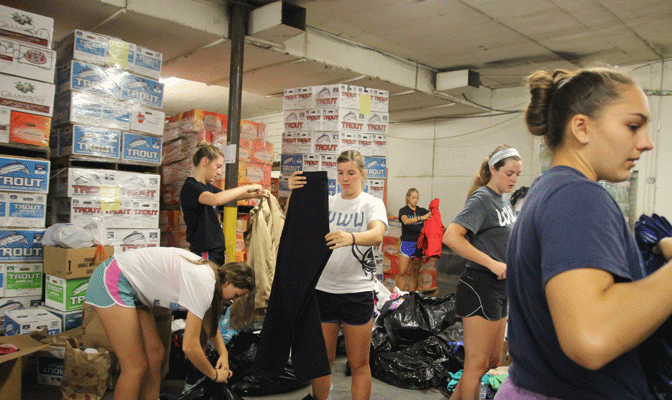 WWU volleyball team provided assistance to Carlton Complex fire victims.