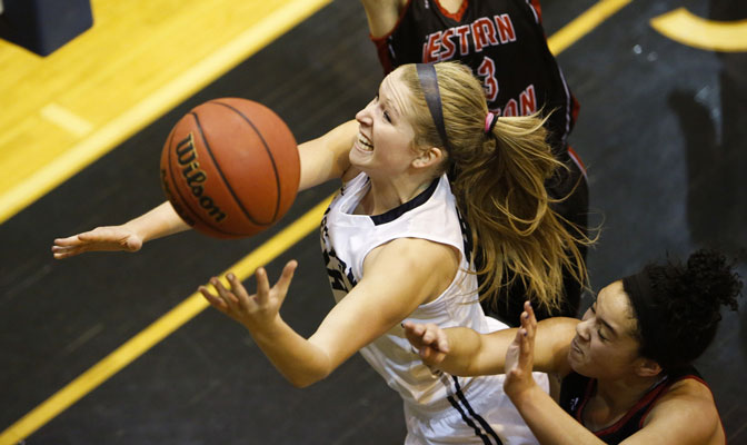 Western Washington's Sydney Donaldson scored a career-high 24 points Thursday in a 80-64 win over Western Oregon.
