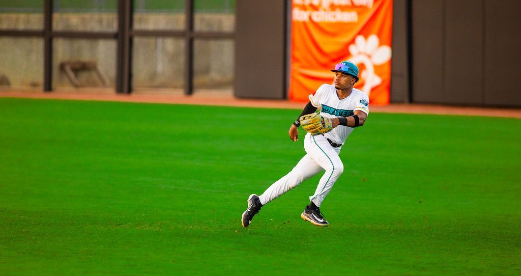 Williams, Sanchez Power Monsters to 4-1 Win Over Slammers to Earn Split