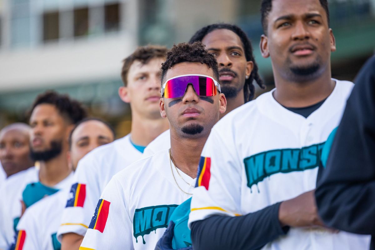 Mud Monsters Fall in Final Frame as Slammers Walk It Off