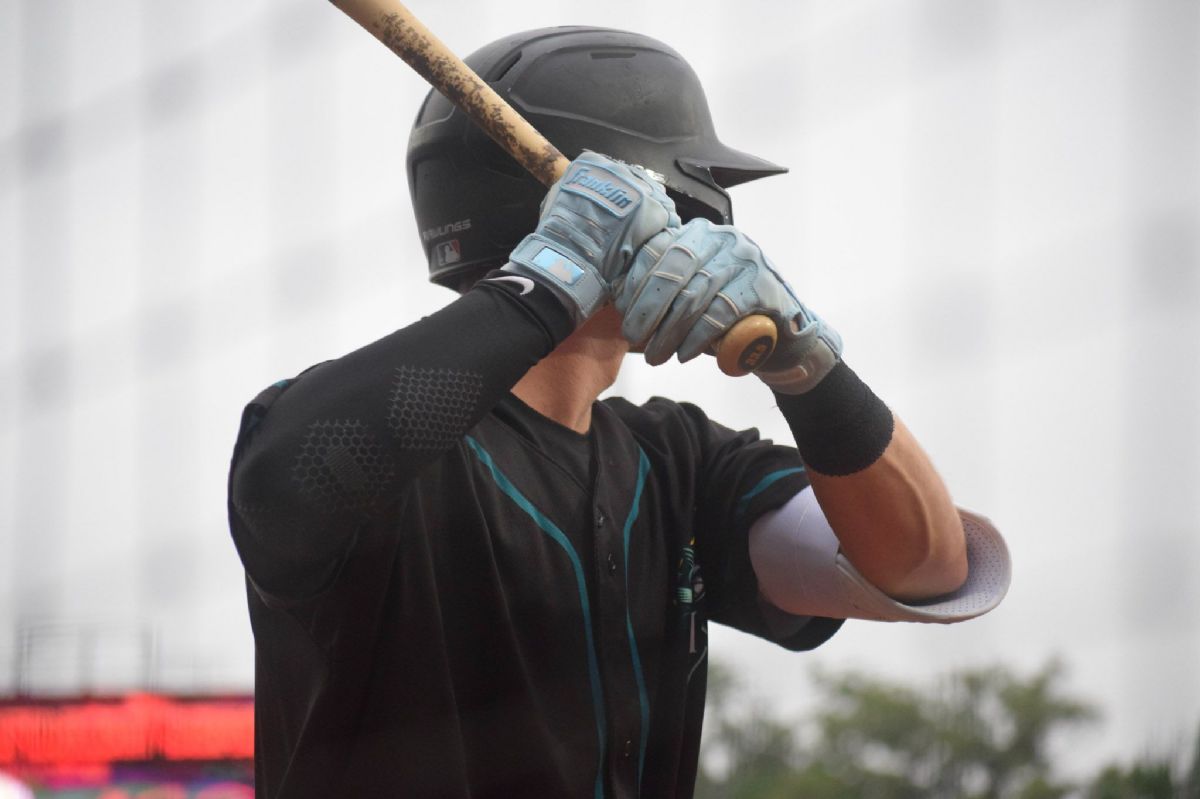 Early Home Run Barrage Too Much to Overcome as Y’alls Take Down Mud Monsters