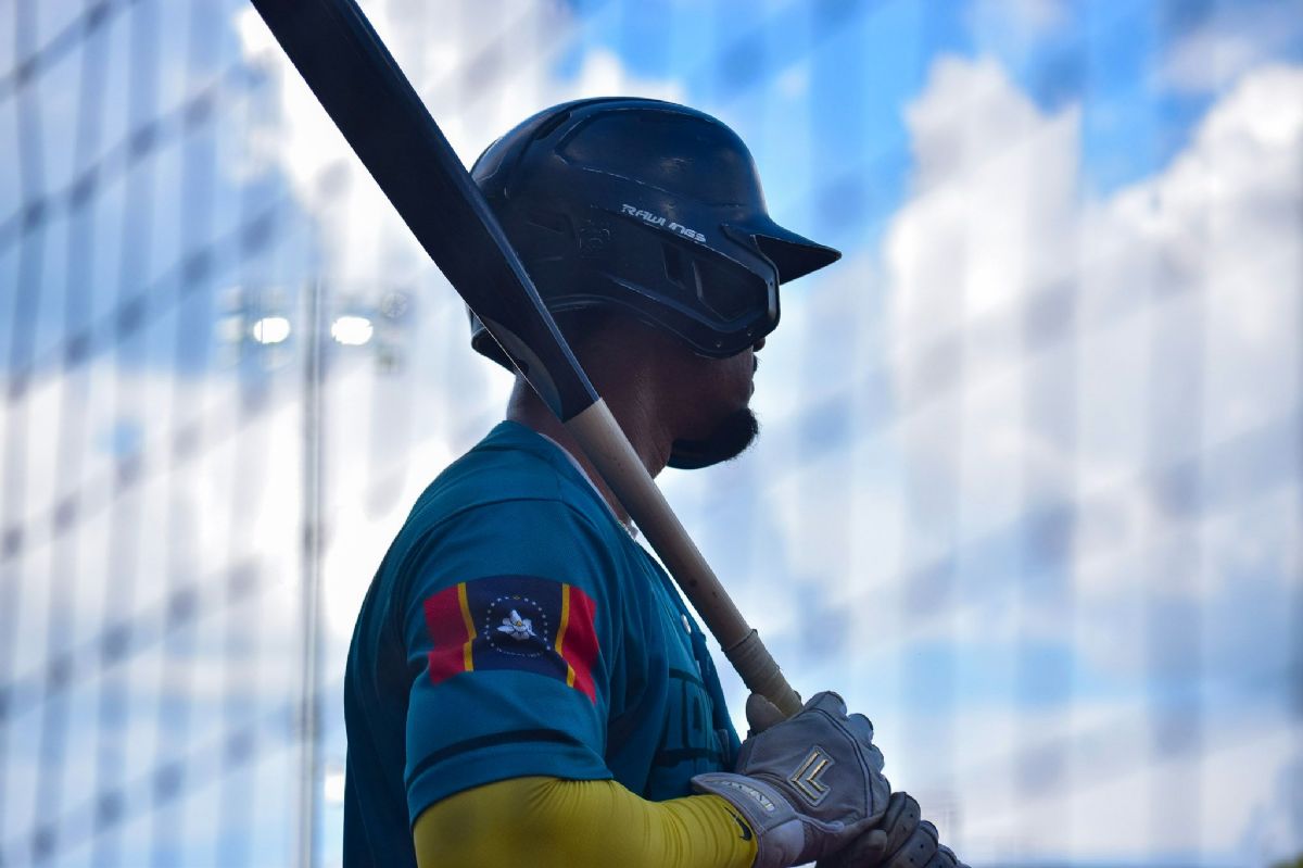 Otters Rally Back, Down Mud Monsters 10-8