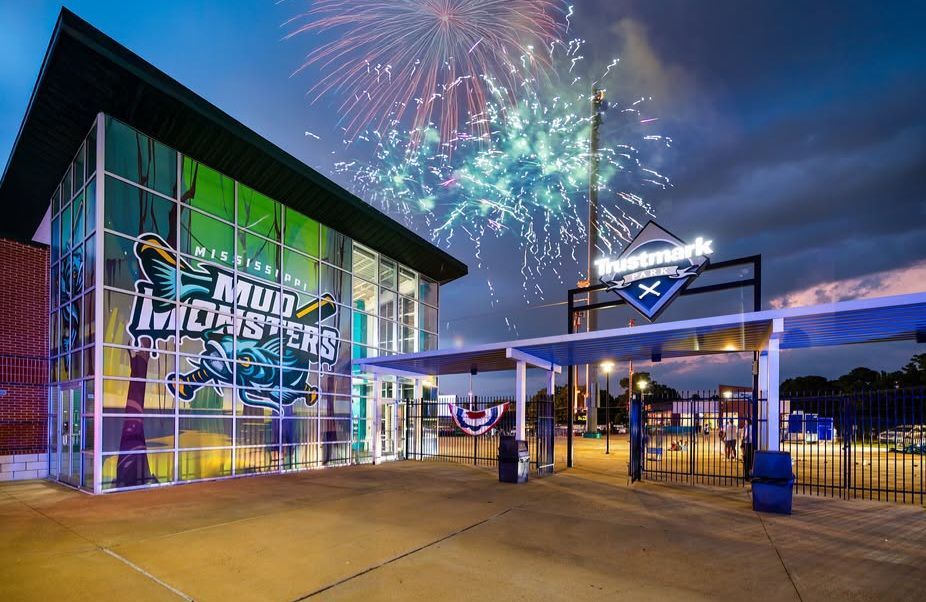Mud Monsters Break Through Early Deficit, Topple Slammers 8-4