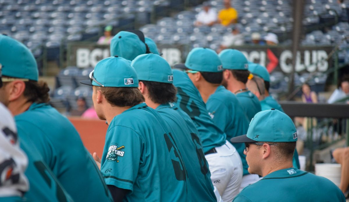 Lake Erie’s Early Surge Pushes Crushers Past Mud Monsters 11-5